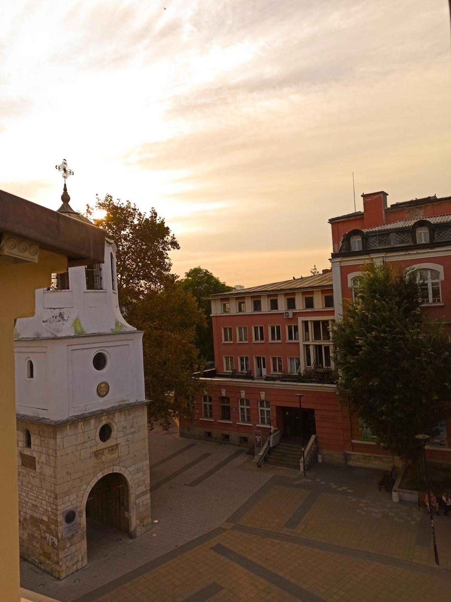 Хотел Театъръ Hotell Pleven Exteriör bild