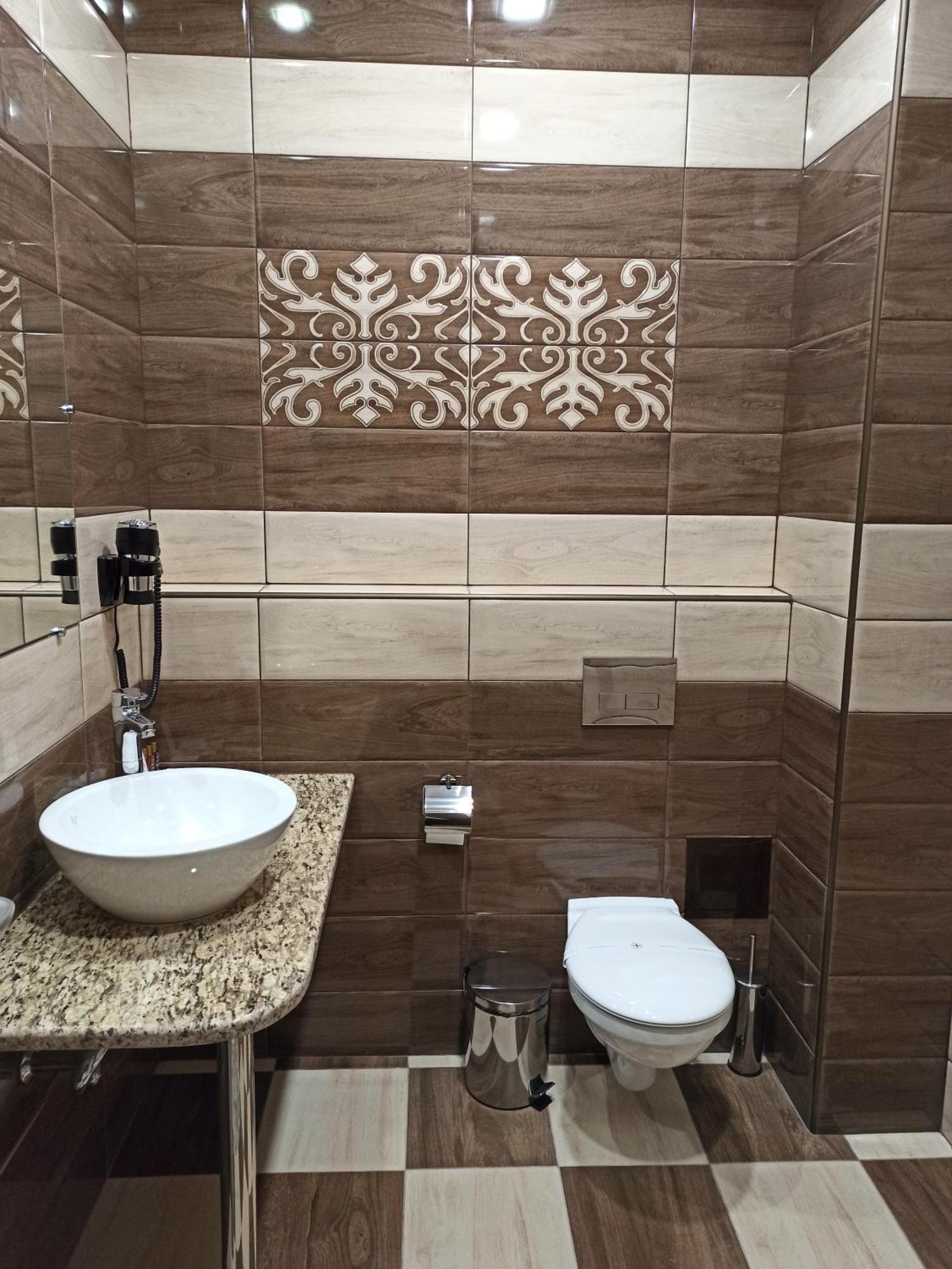 Хотел Театъръ Hotell Pleven Exteriör bild