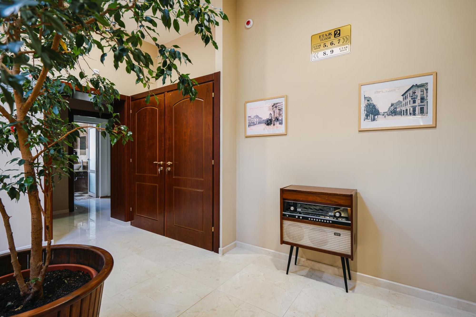 Хотел Театъръ Hotell Pleven Exteriör bild